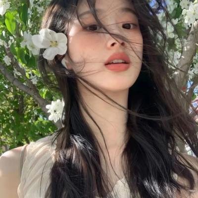 加油站的女孩