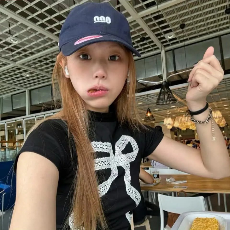 不认识的女友